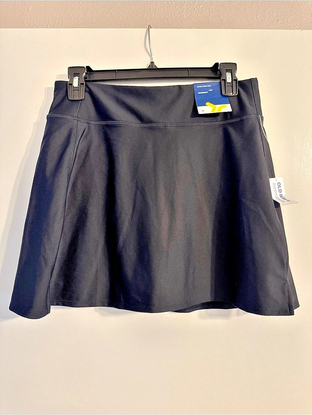 Old Navy Extra High-Rise Powersoft Go-Dry Skort Athletic Skort in Black Size